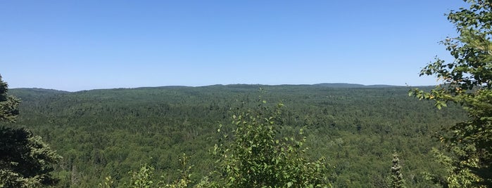 Lookout Mountain is one of North Shore mini moon.