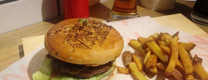 Vice Burgers is one of Burger Advocate Moscow.