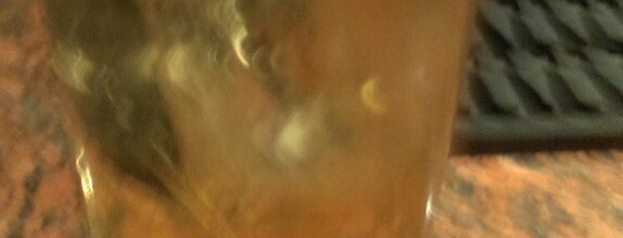 Roxanne Bar is one of Bares.