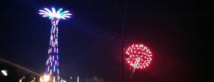 Coney Island Fireworks is one of สถานที่ที่บันทึกไว้ของ Kimmie.