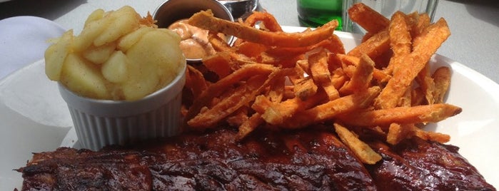 Bâton Rouge Steakhouse & Bar is one of The 15 Best Places for Ribs in Montreal.