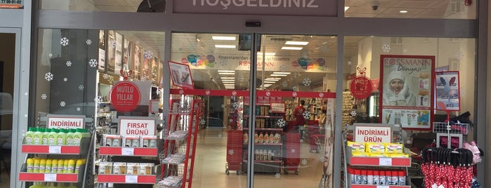 Rossmann Uğur Mumcu is one of Lieux qui ont plu à Hatice.