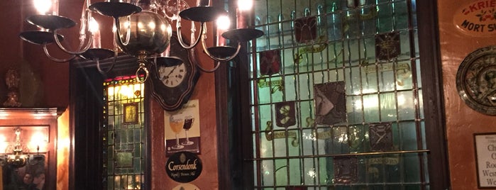 Au Bon Vieux Temps is one of Guide to Brussels's best beer place.