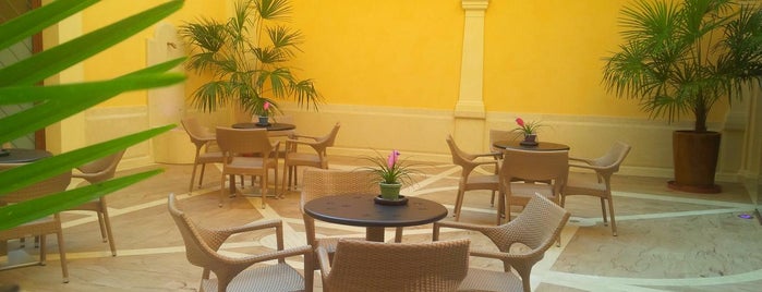 Hotel Colomba d'Oro is one of Tempat yang Disukai Rodrigo.