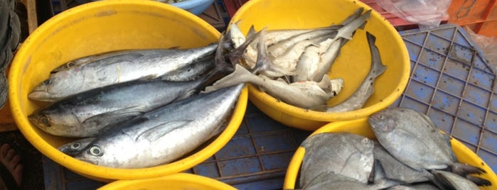 Fish Market is one of Goan things.