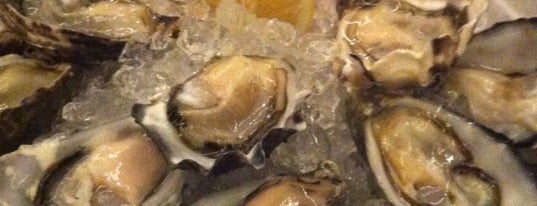 Grand Central Oyster Bar & Restaurant 丸の内店 is one of My Starving List.