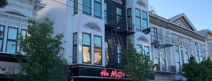 The Metro Hotel is one of Rayna 님이 저장한 장소.