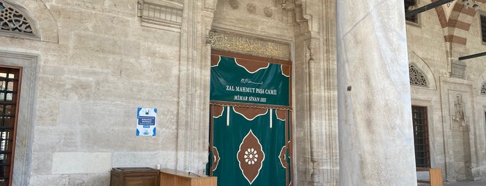 Zal Mahmut Paşa Camii is one of İstanbul.