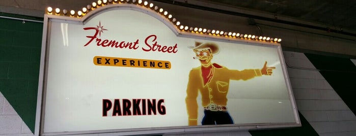 Parking Plaza, Fremont Street Experience is one of Orte, die Jaqueline gefallen.