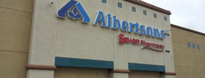 Albertsons is one of Orte, die Joy gefallen.