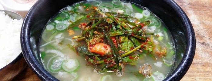 Bon Jeon Pork and Rice Soup is one of 국밥천국.