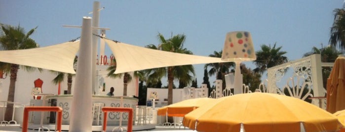 Jade Beach Club is one of สถานที่ที่ Başak ถูกใจ.
