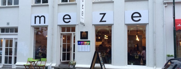 Meze Restaurant is one of สถานที่ที่ Erik ถูกใจ.
