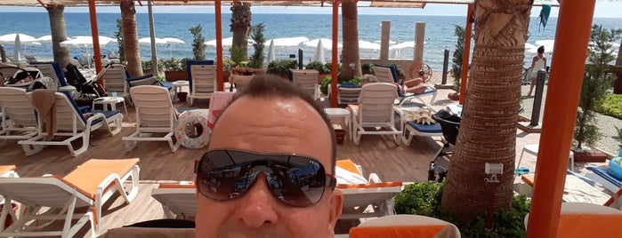 notıon kesre beach otel snack bar is one of Posti che sono piaciuti a K G.