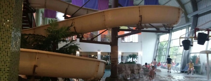 Aqua Fantasy Indoor Pool is one of Tempat yang Disukai Kazım.