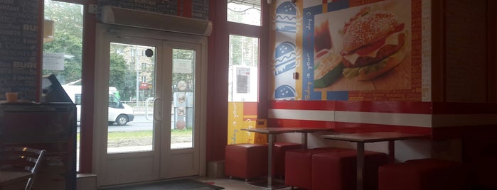 Burger club is one of Здесь можно покушать.