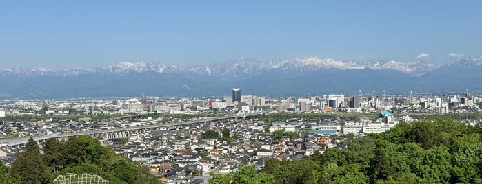 呉羽山公園展望台 is one of 富山の景色のいいところ(山).