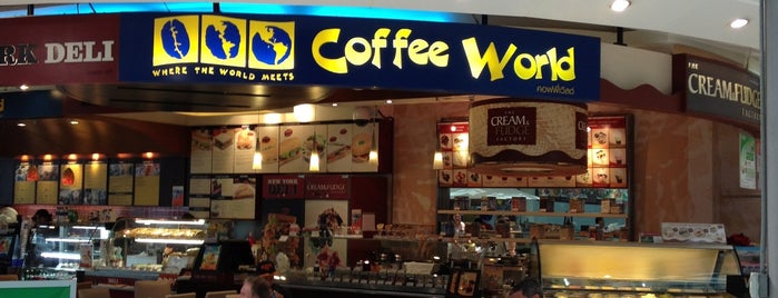 Coffee World is one of Tempat yang Disukai Mike.