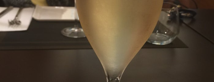 time & flow champagne is one of Lieux sauvegardés par Celine.