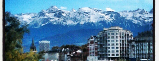 Grenoble is one of Montañesa International.