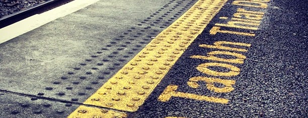 Lansdowne Road DART Station is one of Posti che sono piaciuti a Tero.