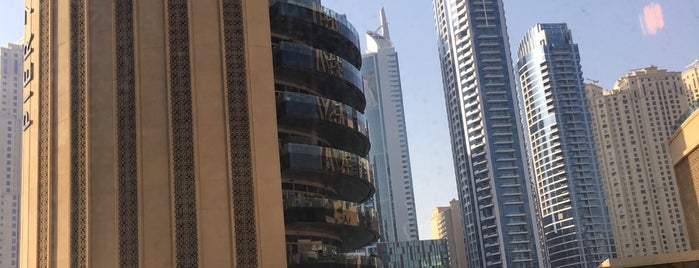 Dubai Marina Mall is one of สถานที่ที่ Master ถูกใจ.