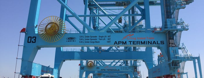 Petlim APM Termınals is one of Tempat yang Disukai İlkay.