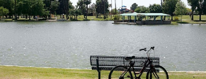 Spinners On The Green is one of Adventure Spots.