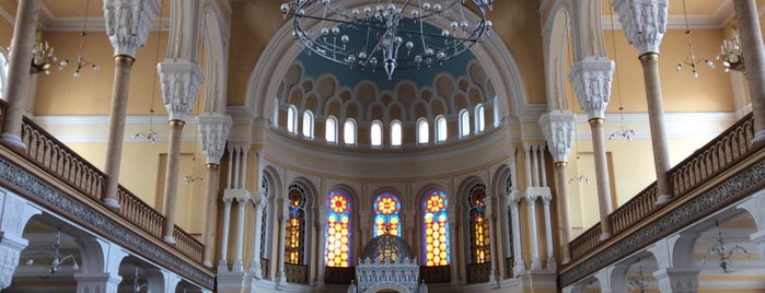 Grand Choral Synagogue is one of LED.