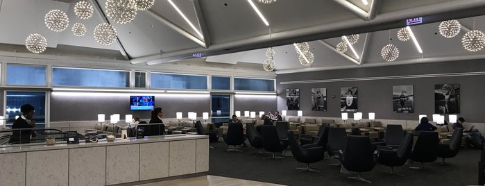 United Club is one of Airports USA.