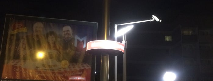 Nispetiye Metro İstasyonu is one of Bernaさんのお気に入りスポット.