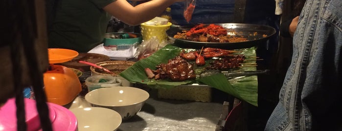 ไก่กัญชา ประตู3 is one of Must-visit Food in Thung Sukhla.
