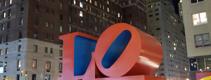 LOVE Sculpture by Robert Indiana is one of Locais curtidos por Lyubov.