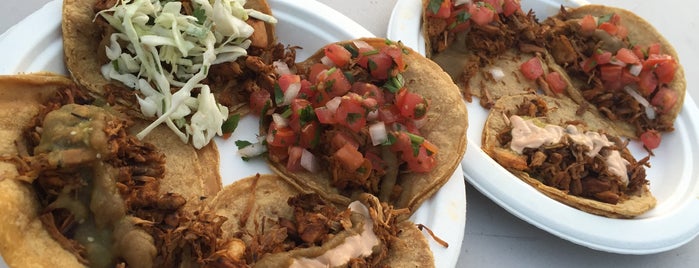 On The Lot (Los Feliz) is one of Food Trucks.