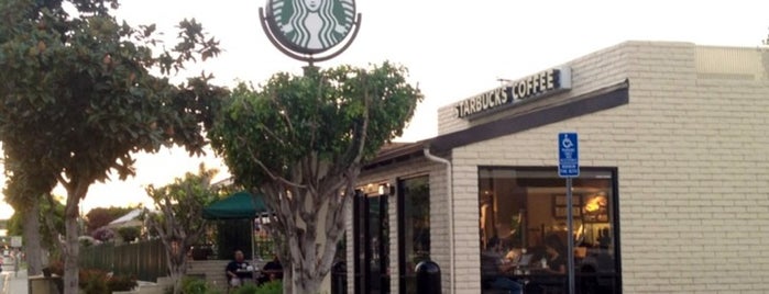 Starbucks is one of สถานที่ที่ cc ถูกใจ.