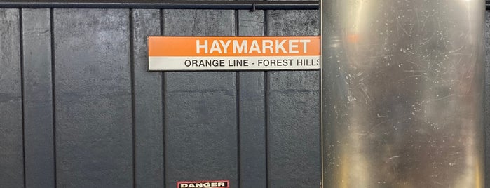 MBTA Haymarket Station is one of สถานที่ที่ Doc ถูกใจ.
