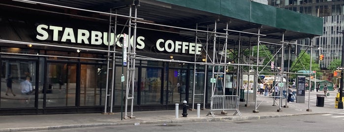 Starbucks is one of Tempat yang Disukai Tania.