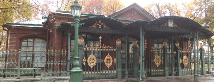 Cabin of Peter the Great is one of СПб..
