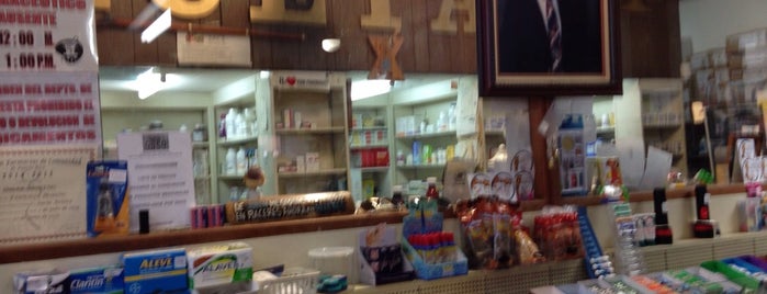 Farmacia Moreno is one of Tempat yang Disukai William.