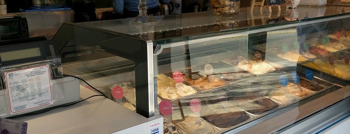 gelateria Mó is one of Fabioさんのお気に入りスポット.