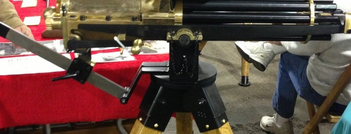 Indy 1500 Gun & Knife Show is one of SU Closing.