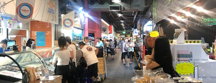 Adelaide Central Market is one of Lugares favoritos de Christopher.