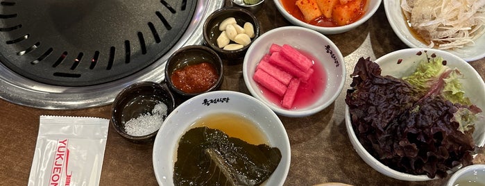 육전식당 is one of Dinner.