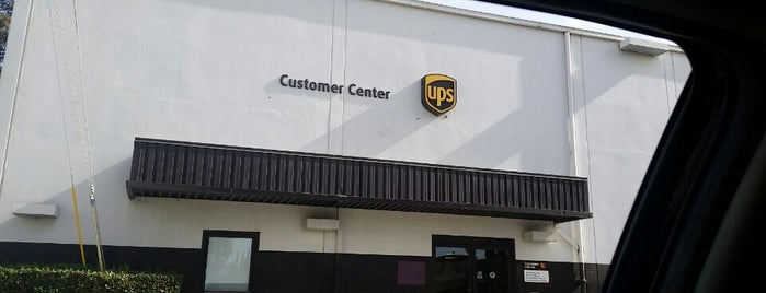 UPS Customer Center is one of Tempat yang Disukai Vu.