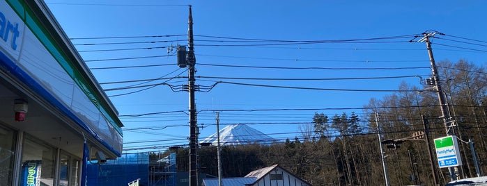 ファミリーマート 河口湖フォレストモール前店 is one of ファミマ王国.