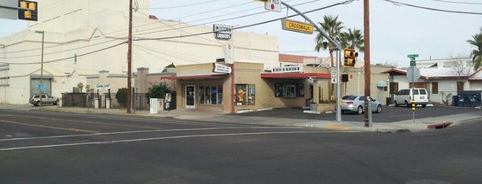 Midtown Liquors is one of Neon/Signs West 2.