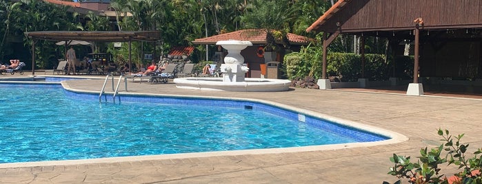 Piscina del Hotel DoubleTree by Hilton is one of Lugares favoritos de Arturo.