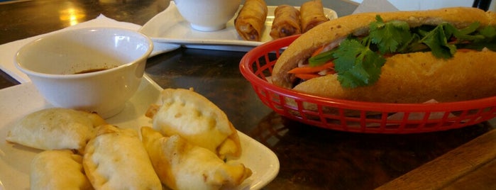 Lily Vietnamese Sandwiches is one of สถานที่ที่ Erin ถูกใจ.