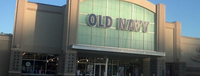 Old Navy is one of Posti che sono piaciuti a Derrick.