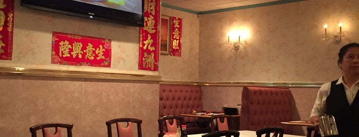 Golden Sea Chinese Restaurant is one of สถานที่ที่ JJ ถูกใจ.